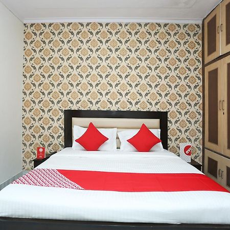 OYO 15738 Hotel Awesome Villa Gurgaon Esterno foto