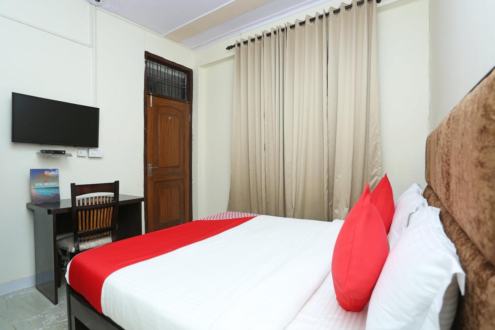 OYO 15738 Hotel Awesome Villa Gurgaon Esterno foto