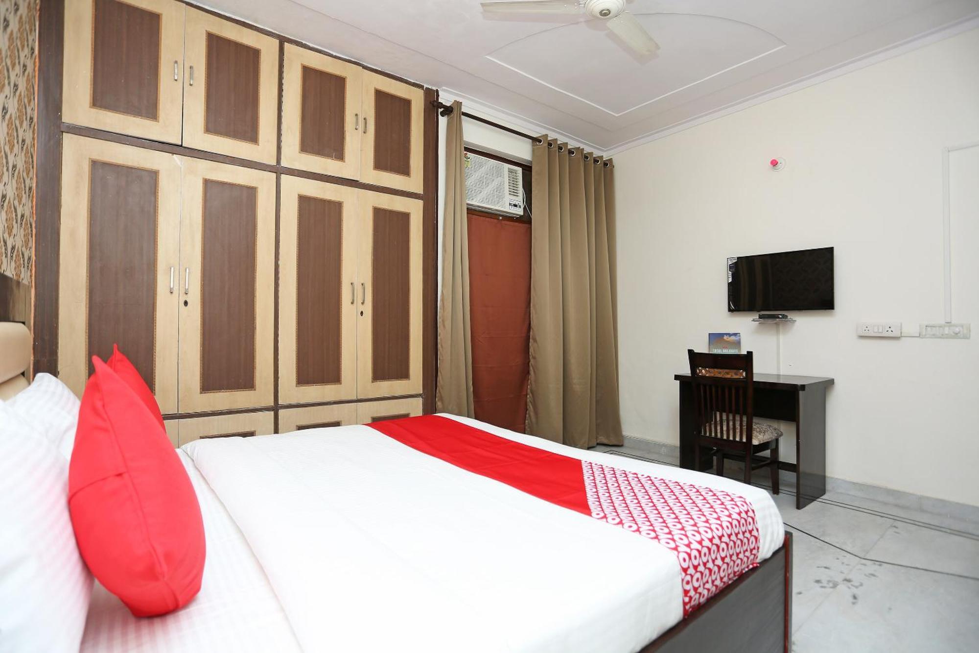 OYO 15738 Hotel Awesome Villa Gurgaon Esterno foto