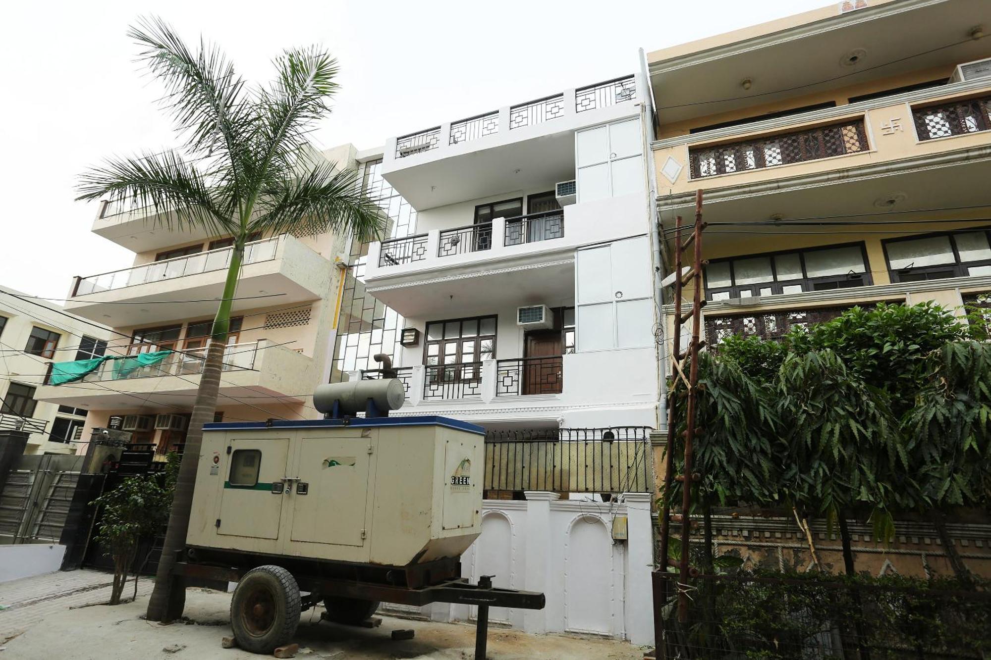 OYO 15738 Hotel Awesome Villa Gurgaon Esterno foto