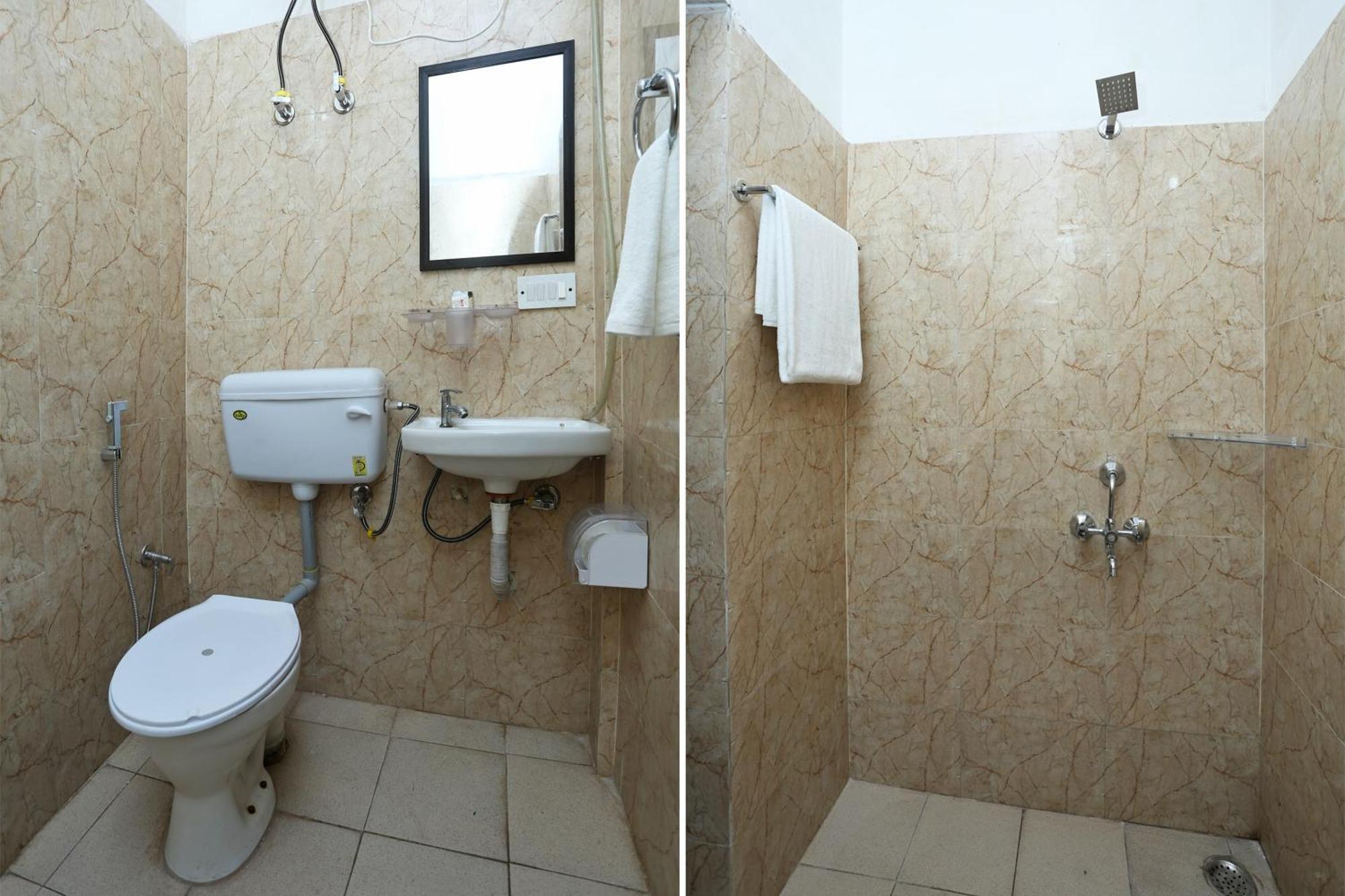 OYO 15738 Hotel Awesome Villa Gurgaon Esterno foto