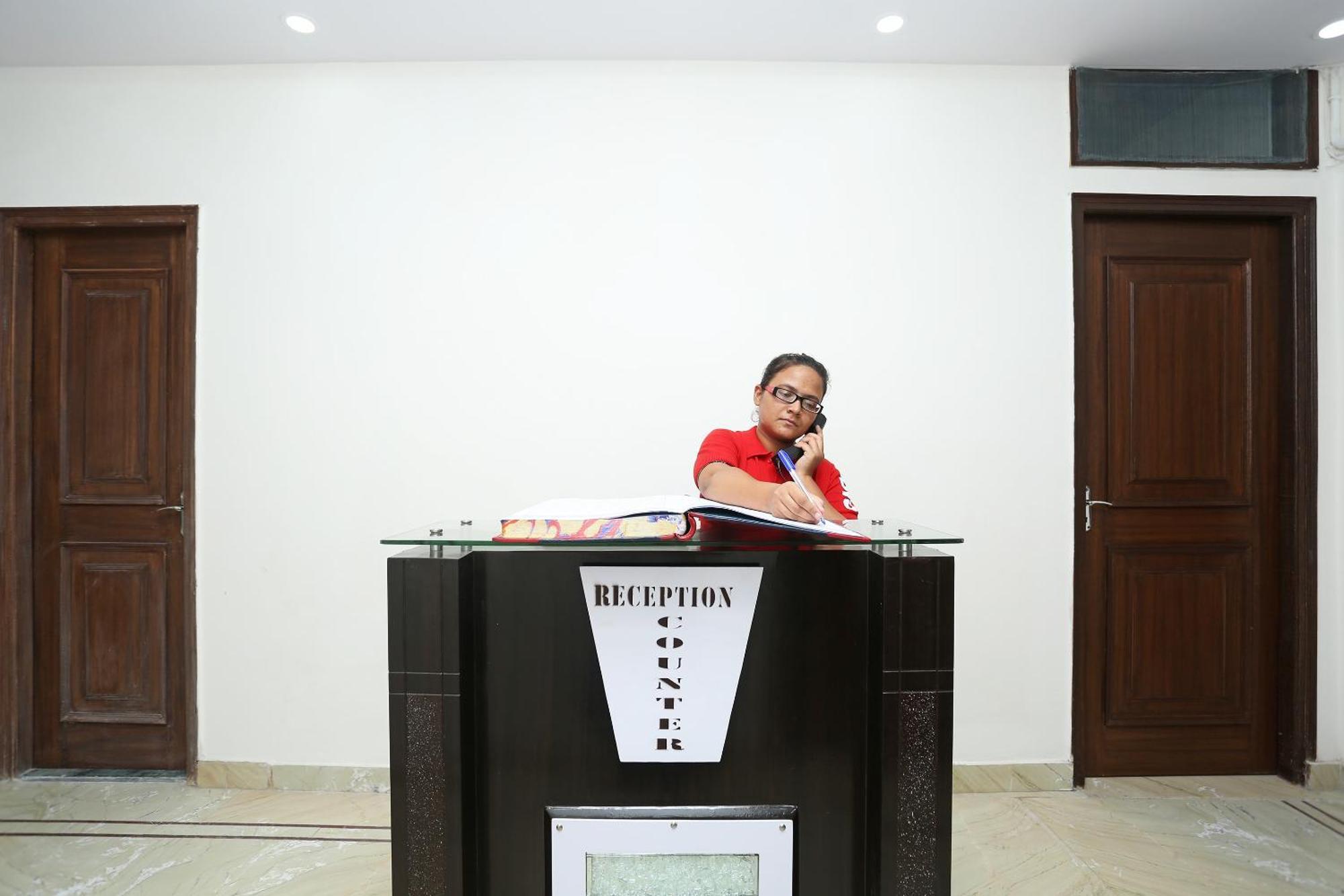 OYO 15738 Hotel Awesome Villa Gurgaon Esterno foto