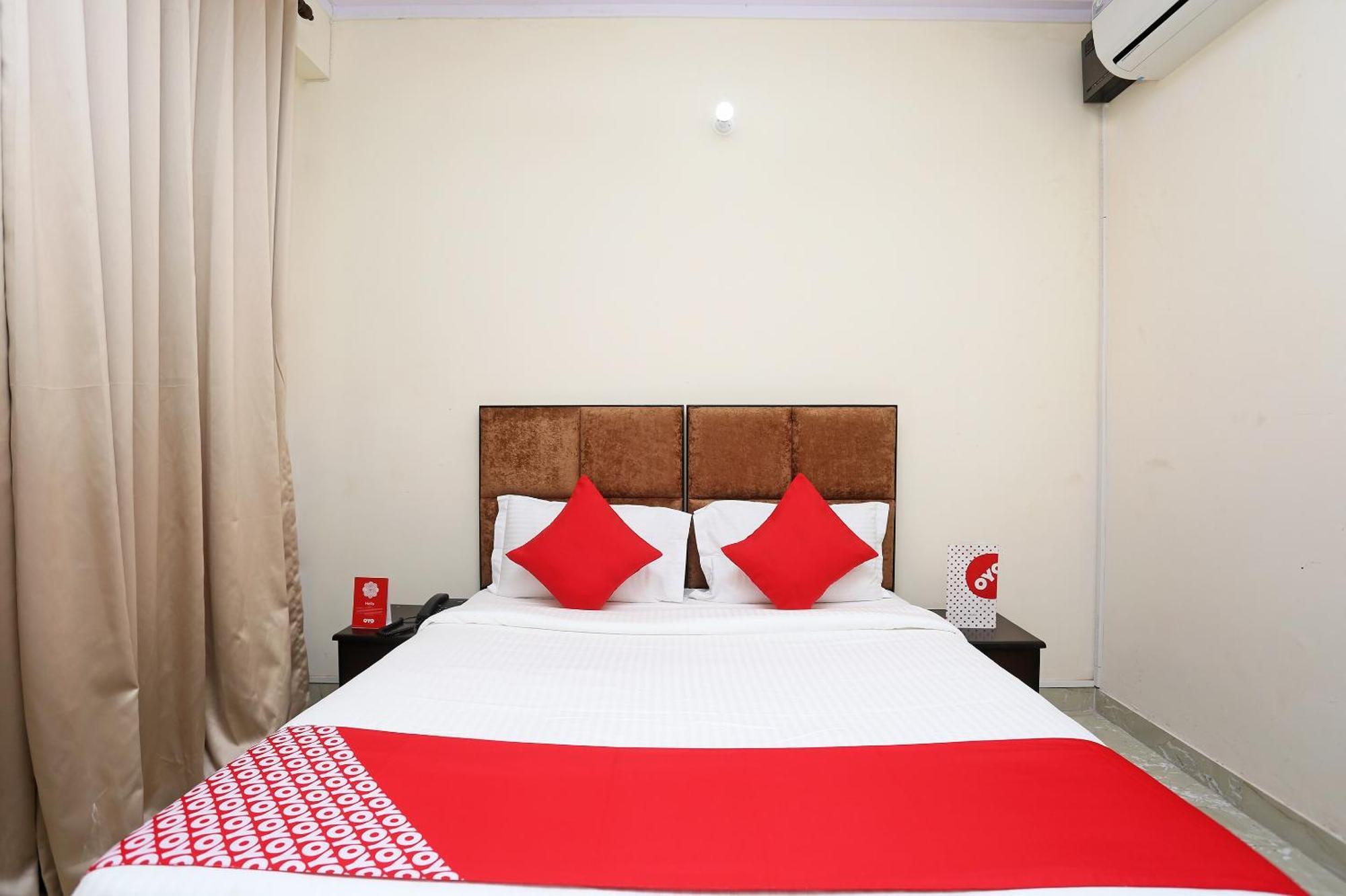 OYO 15738 Hotel Awesome Villa Gurgaon Esterno foto