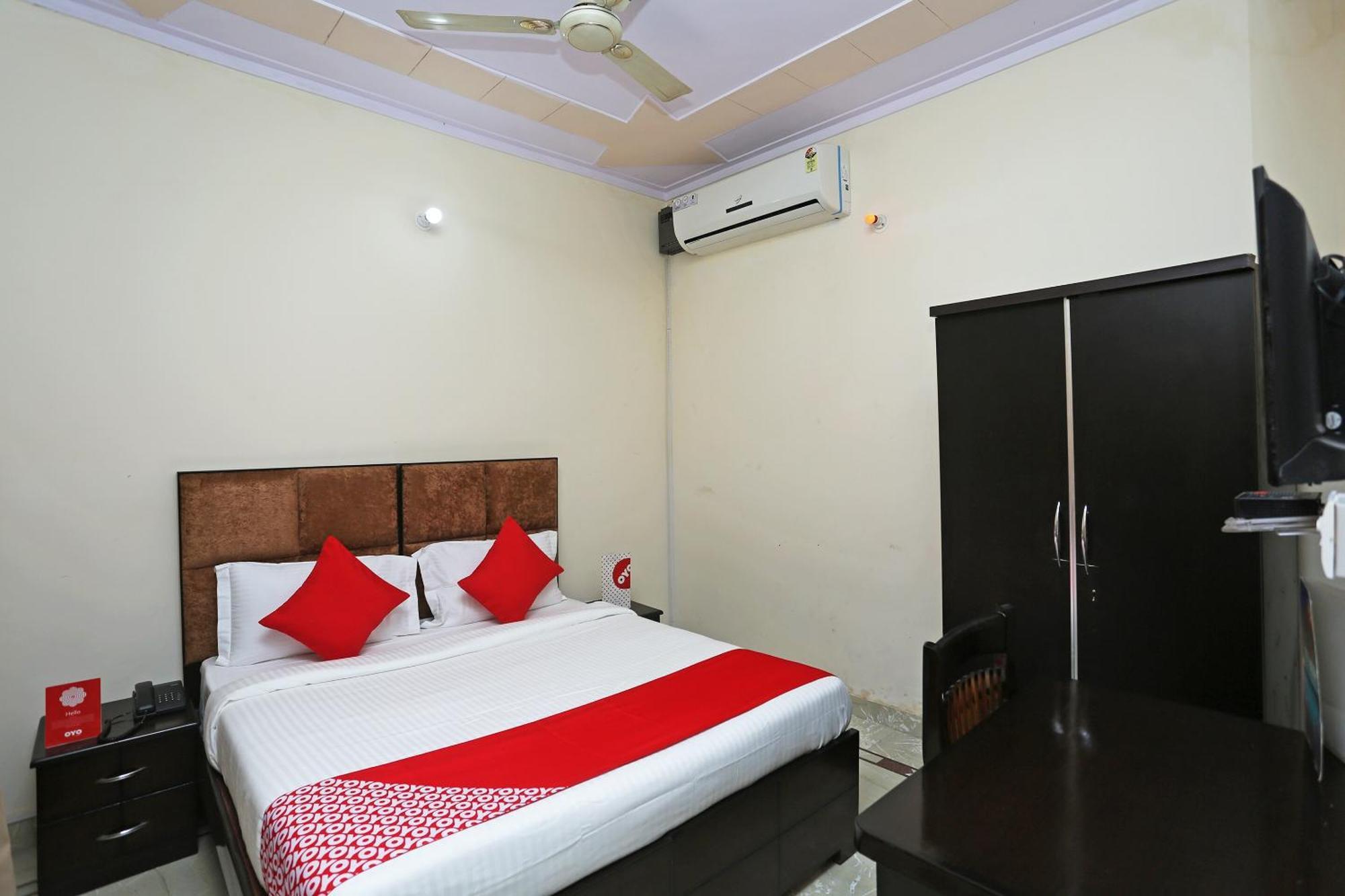 OYO 15738 Hotel Awesome Villa Gurgaon Esterno foto
