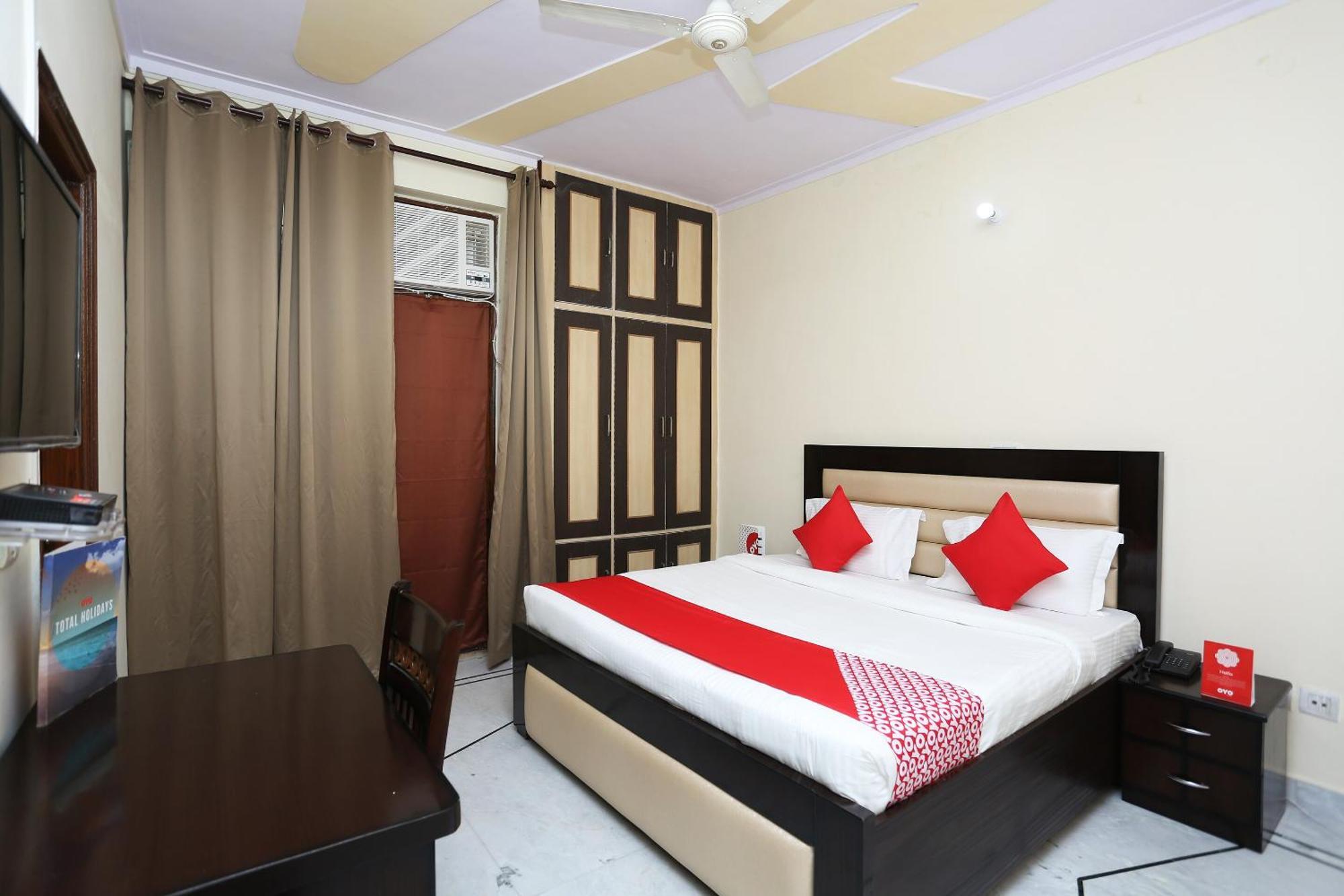 OYO 15738 Hotel Awesome Villa Gurgaon Esterno foto