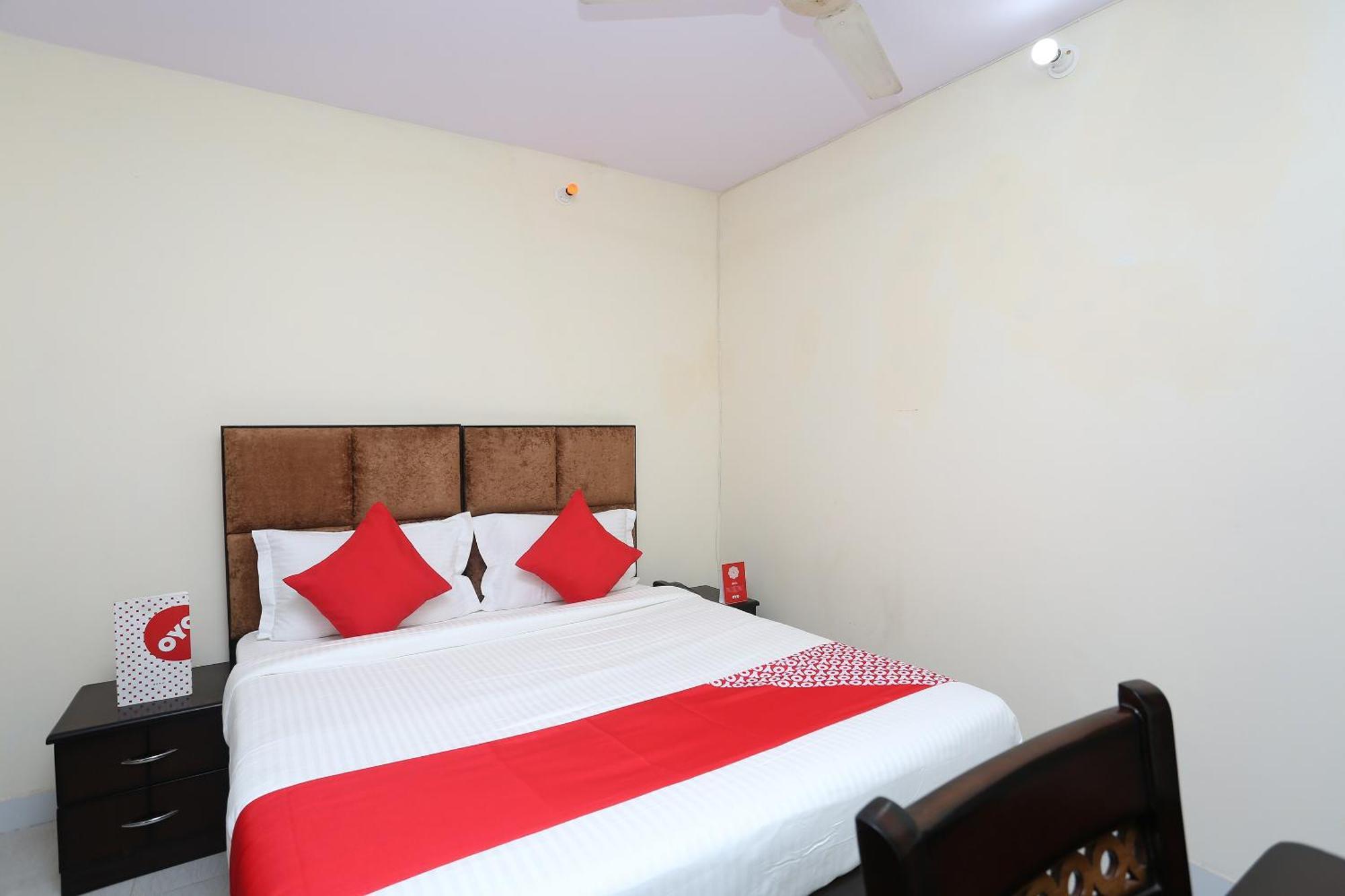 OYO 15738 Hotel Awesome Villa Gurgaon Esterno foto