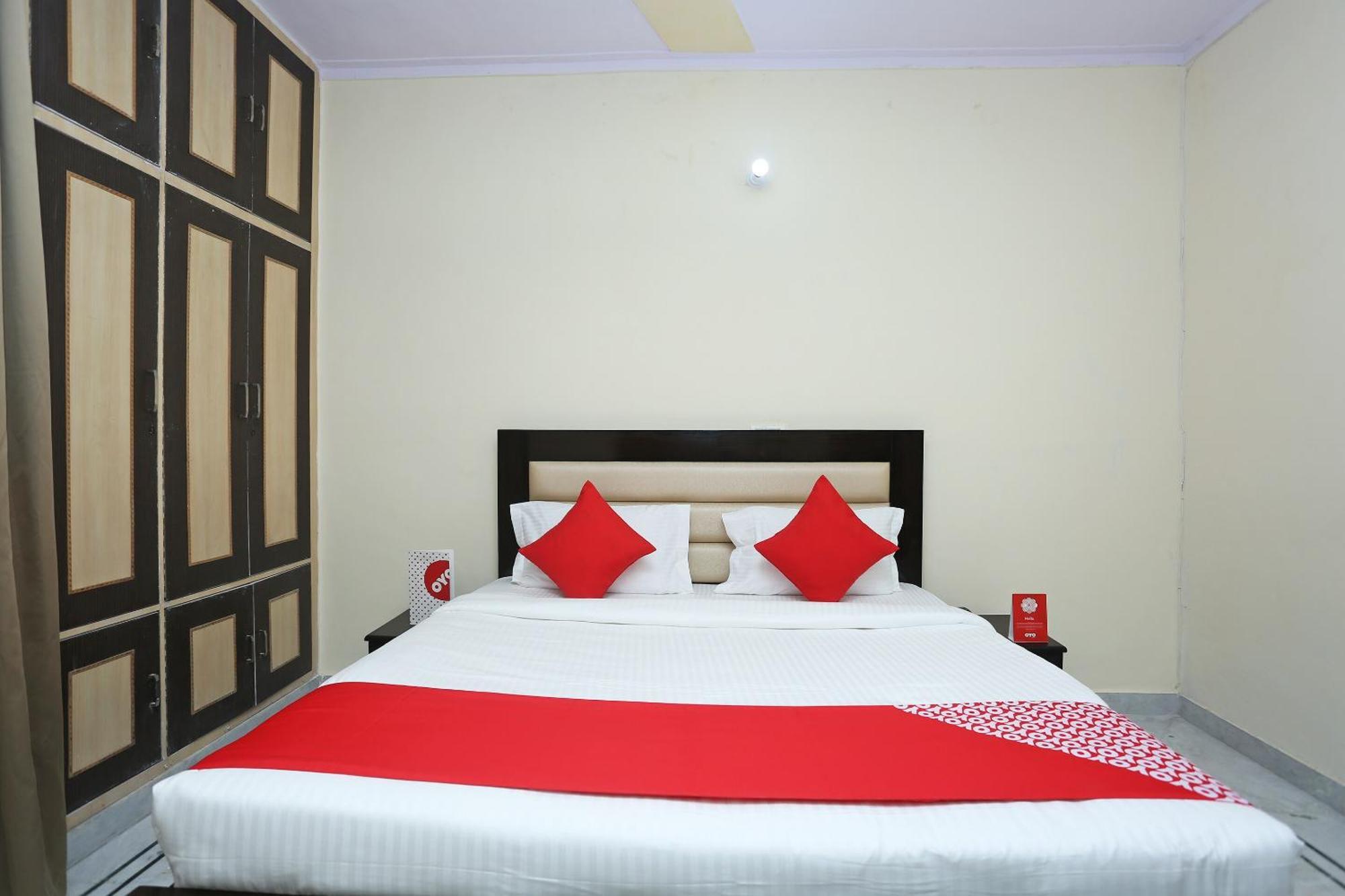 OYO 15738 Hotel Awesome Villa Gurgaon Esterno foto